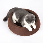 Cargue el logotipo modificado para requisitos particulares material redondo suave del cuero de la PU del color de Brown de la cama del gato 270g proveedor